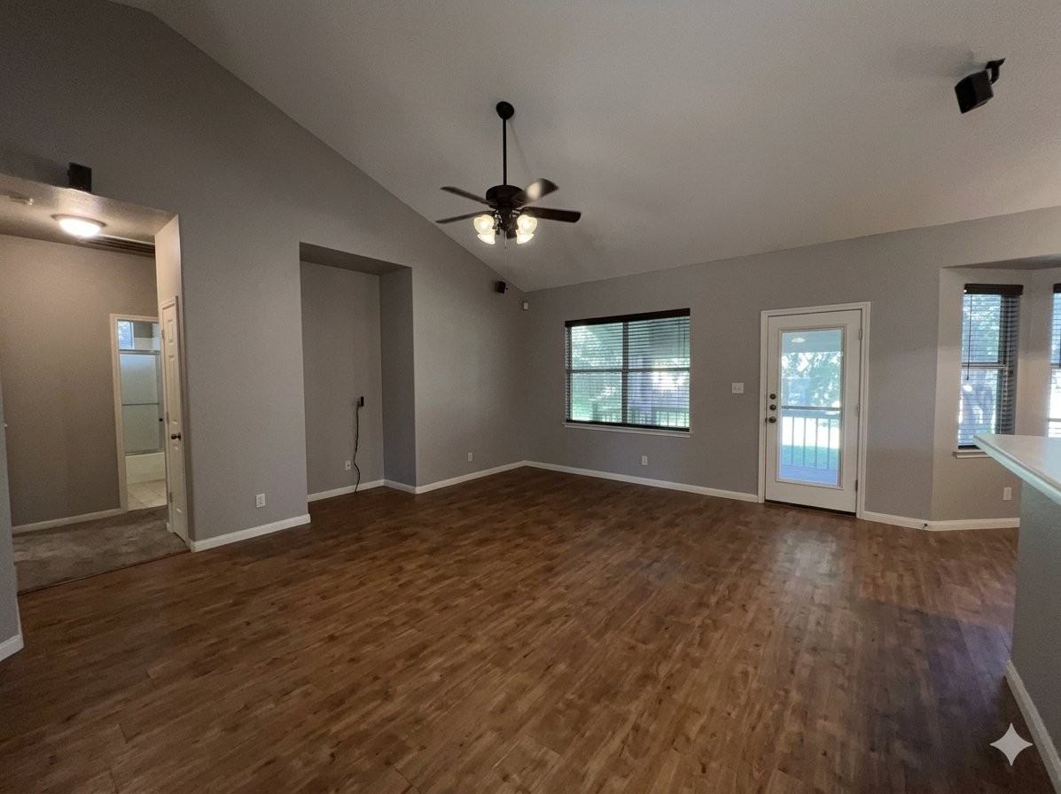 903 Oakwood Dr #1 - Photo 5 of 19