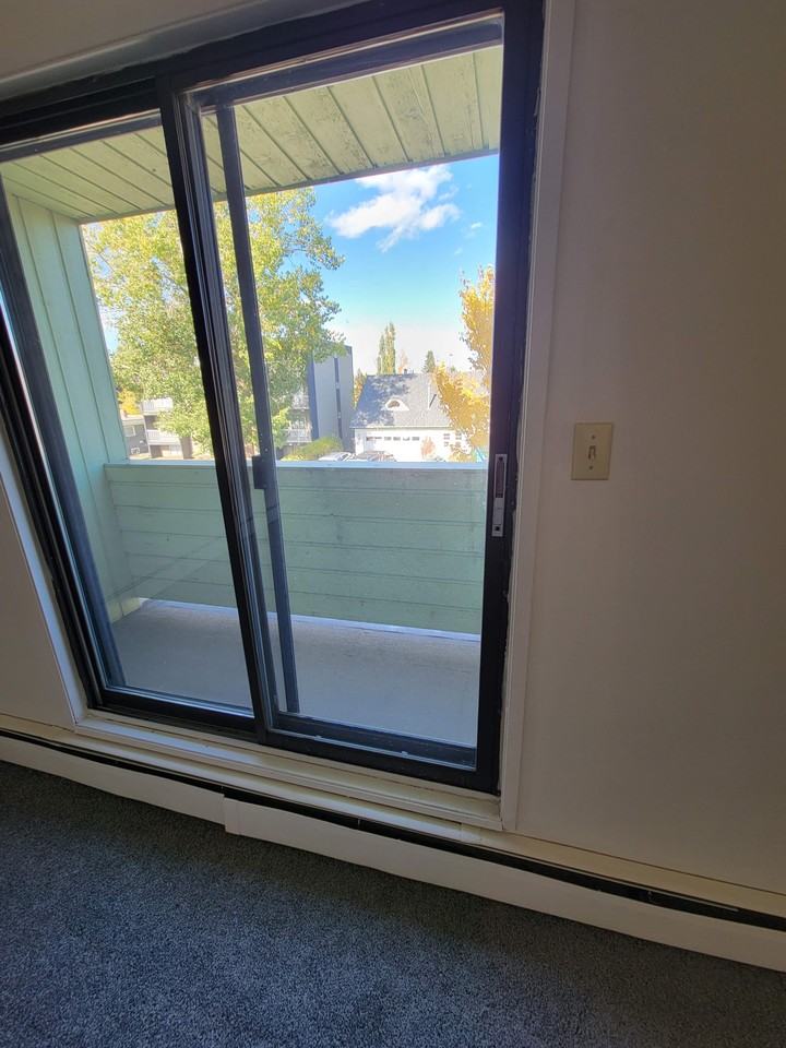 10105 105 Ave - Photo 6 of 16