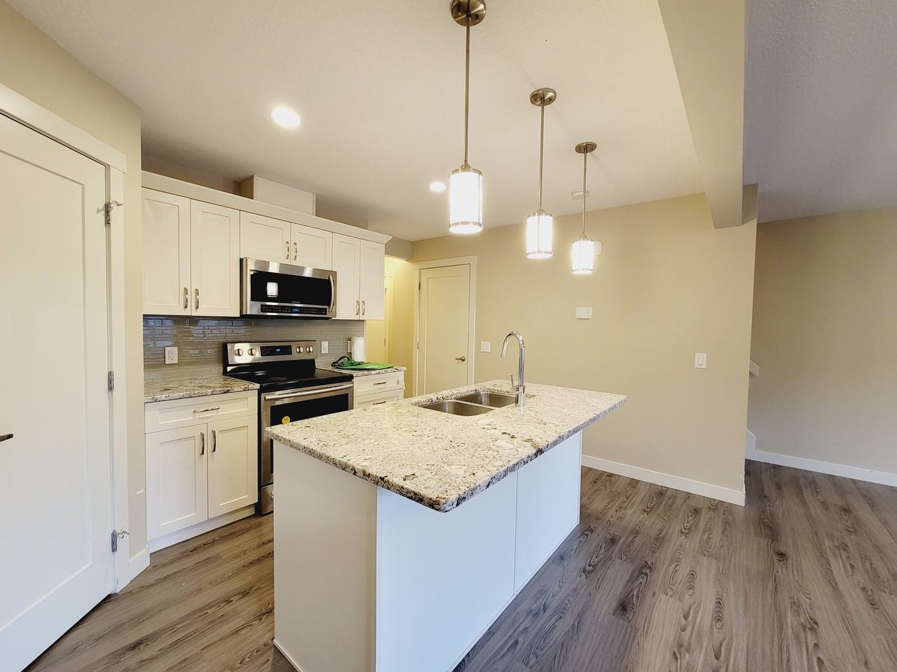 1724 167 St Sw - Photo 3 of 19