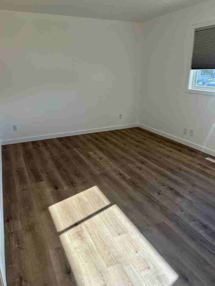4615 117a St Nw - Photo 5 of 24