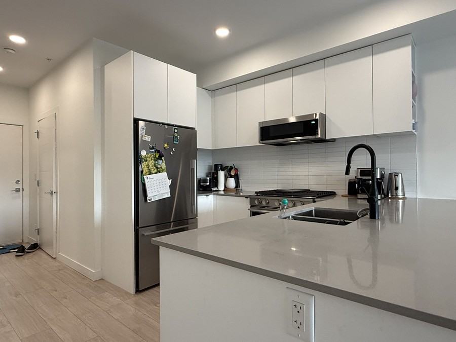 2345 Rindall Ave - Photo 5 of 24
