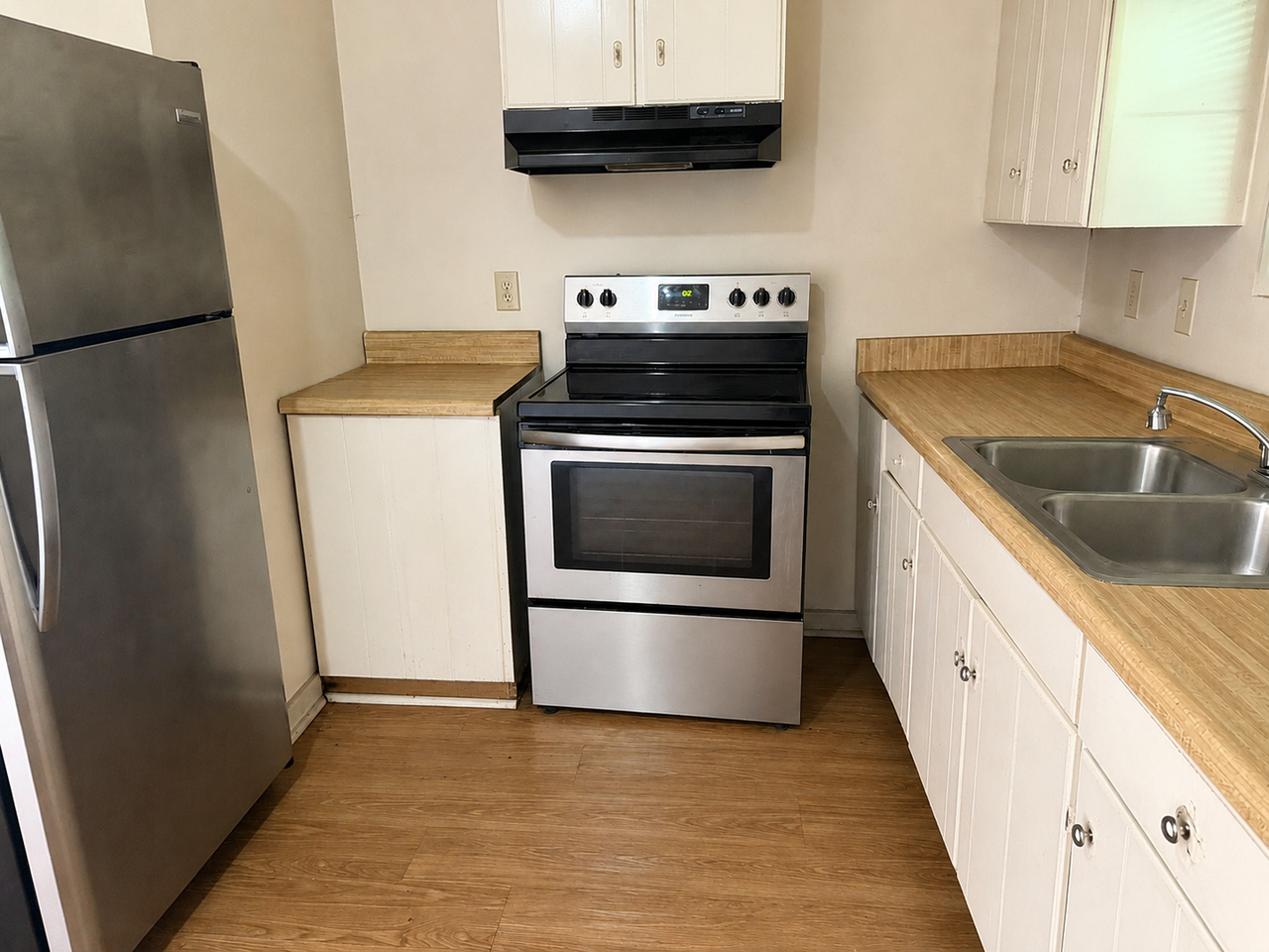 120 Albany St #17 - Photo 4 of 9