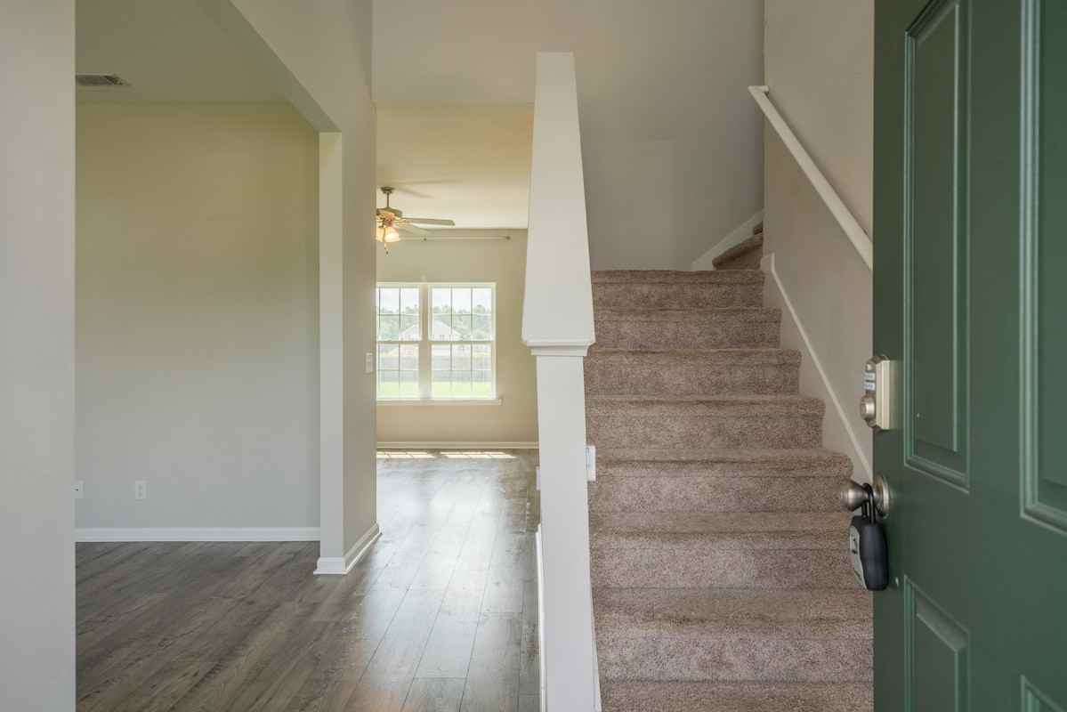 418 Huntington Dr Ne #1 - Photo 4 of 50