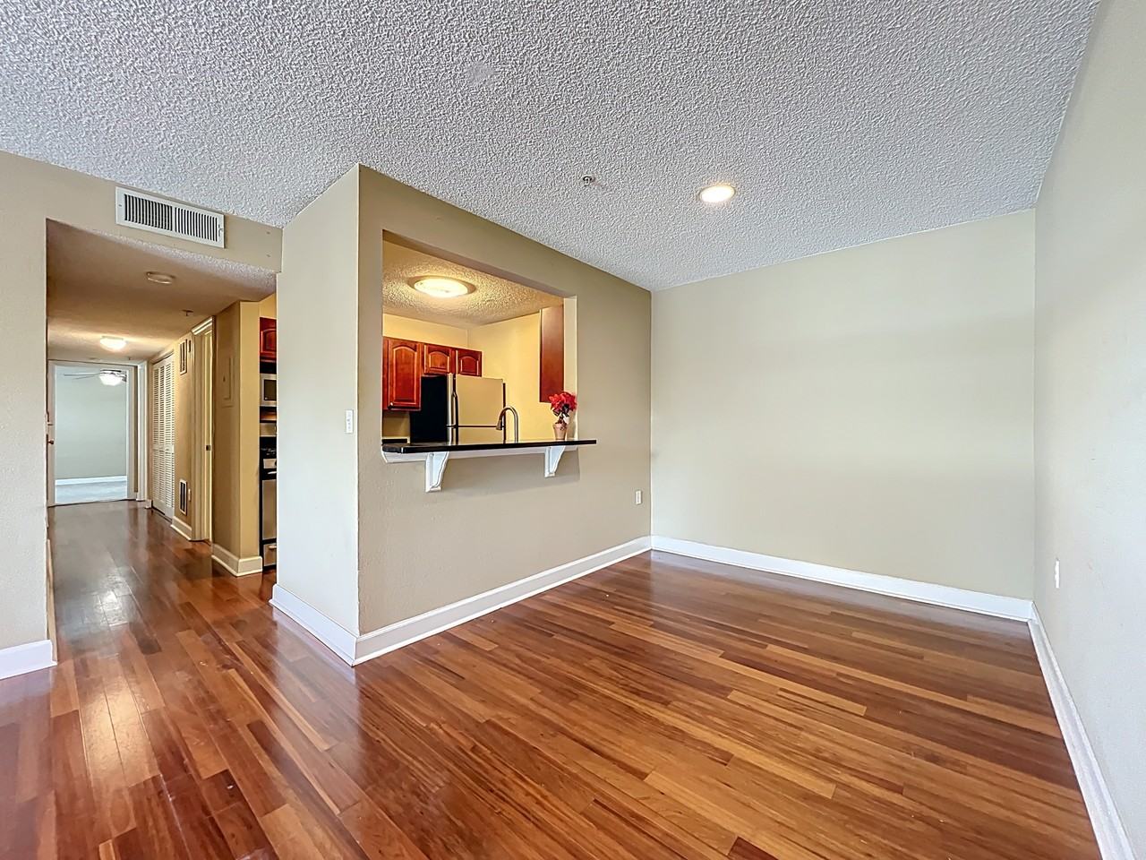 2065 Dixie Belle Dr #M - Photo 7 of 45