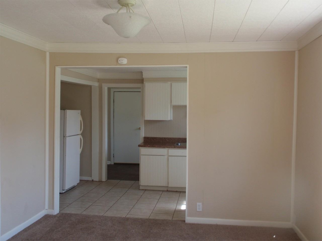 128 N Penn Ave - Photo 2 of 3