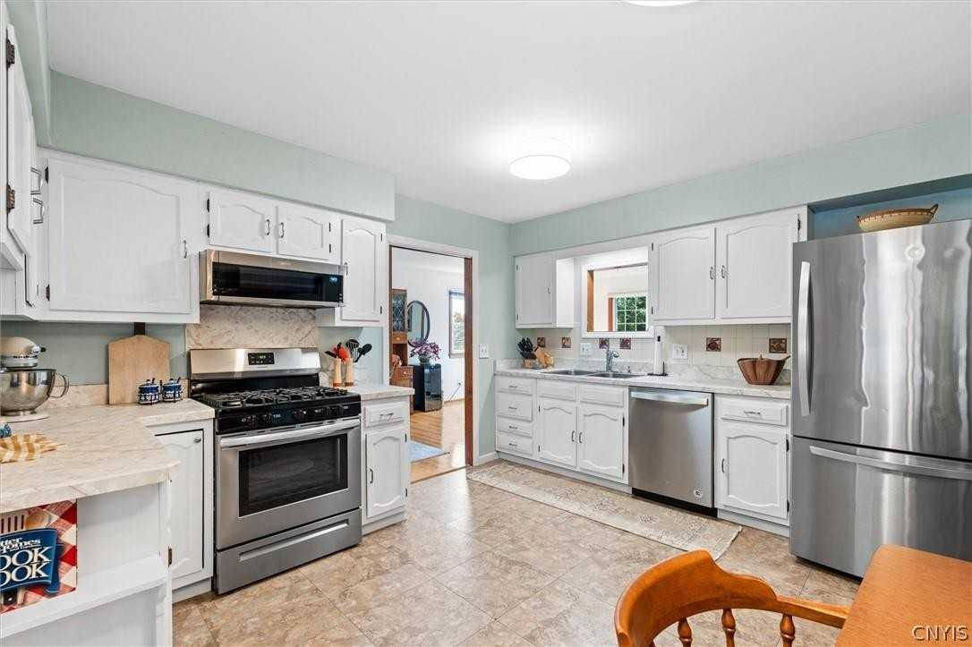 709 Winkworth Pkwy - Photo 3 of 11