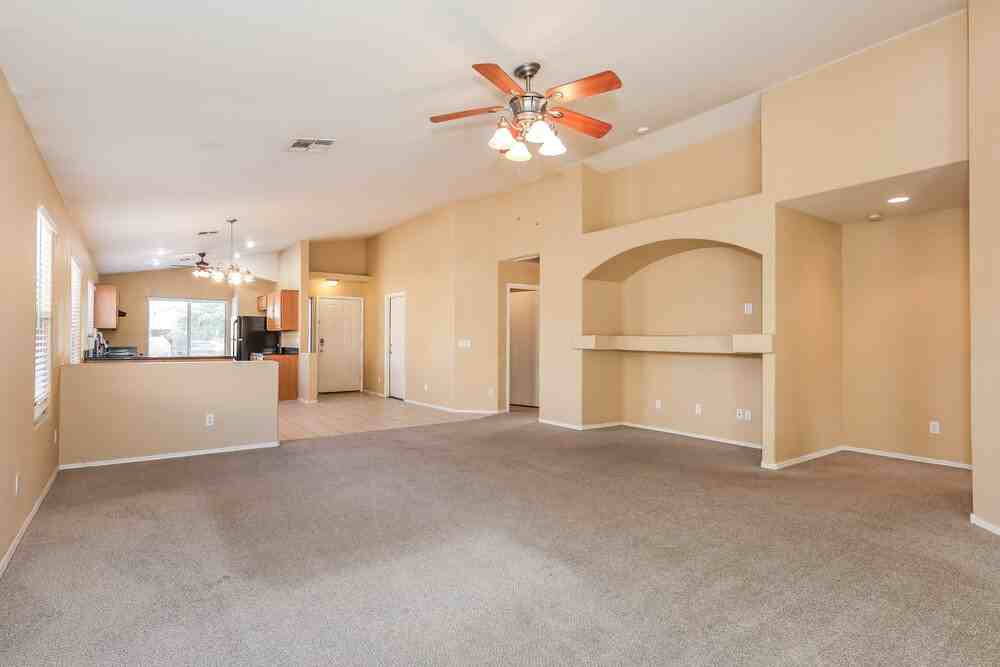 2213 W Saint Charles Ave - Photo 3 of 16