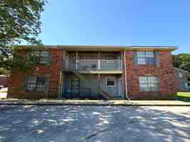 featured image of 501 Sweetbriar St