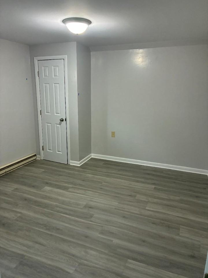 505 East College Street - Photo 7 of 8