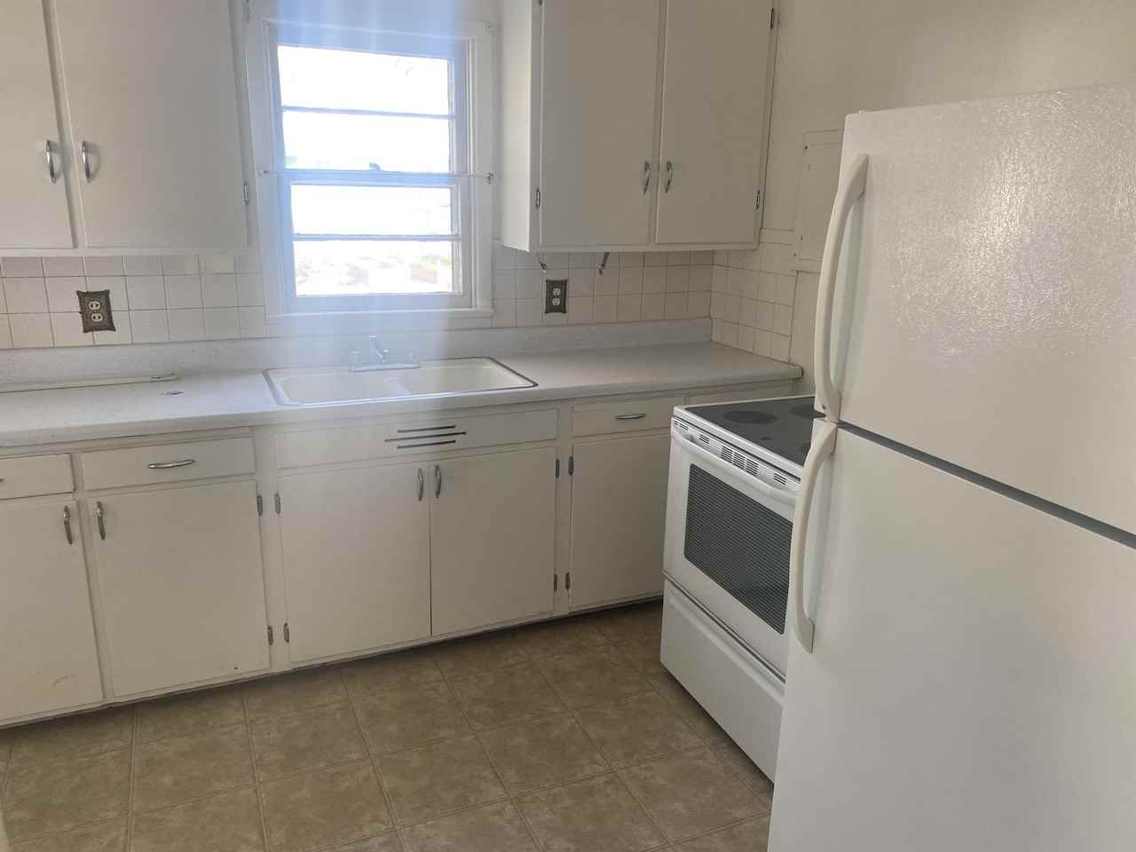 949 Saint Mary St #1 - Photo 3 of 12
