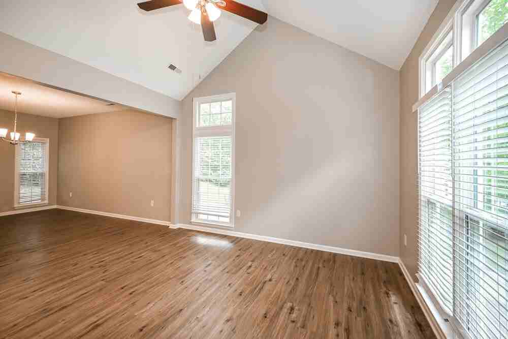 4107 Garden Grove Ln - Photo 4 of 17