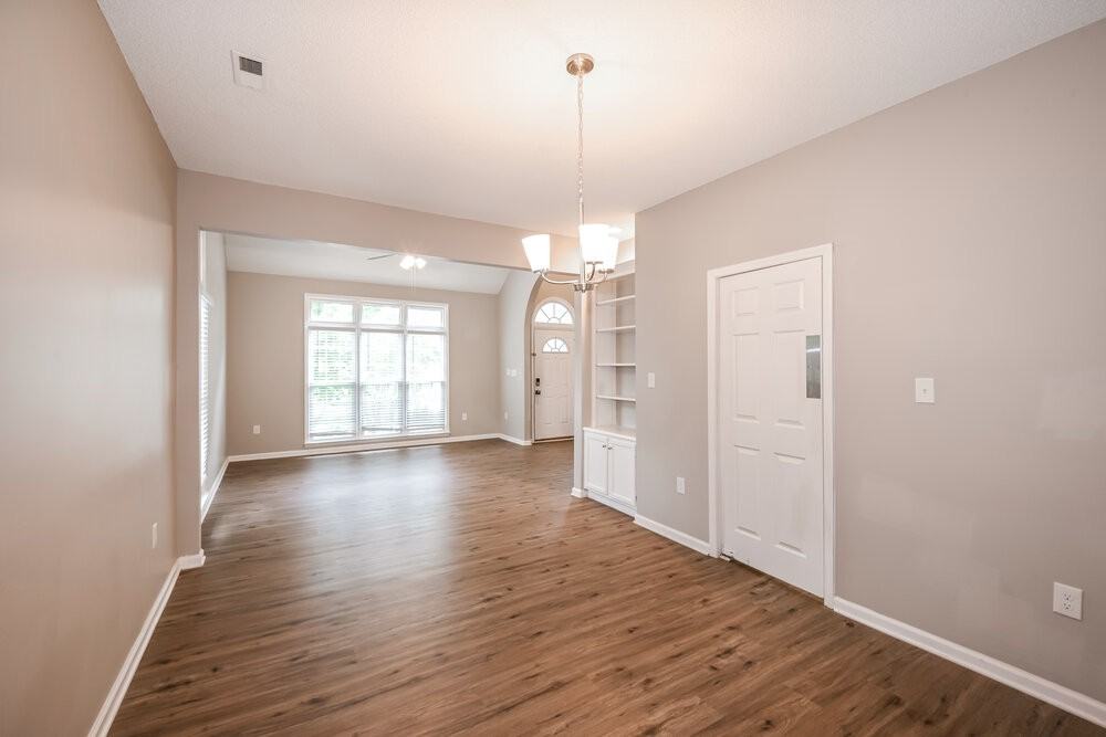 4107 Garden Grove Ln - Photo 6 of 17