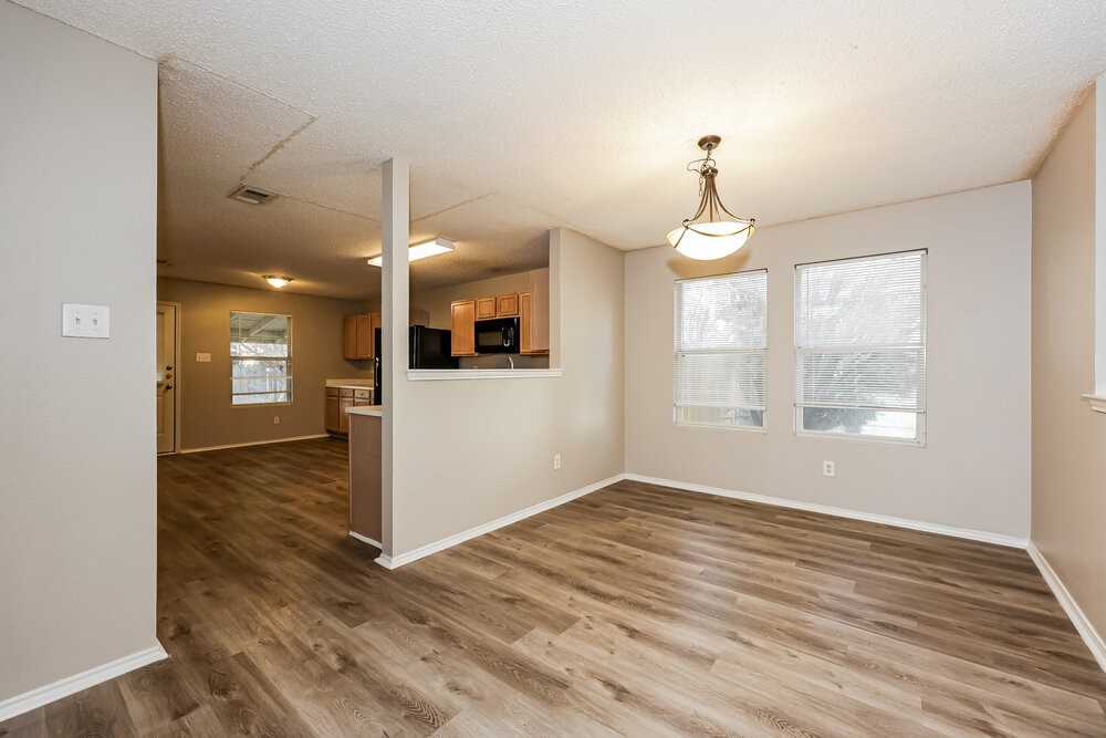 548 Magdalen Ave - Photo 6 of 16