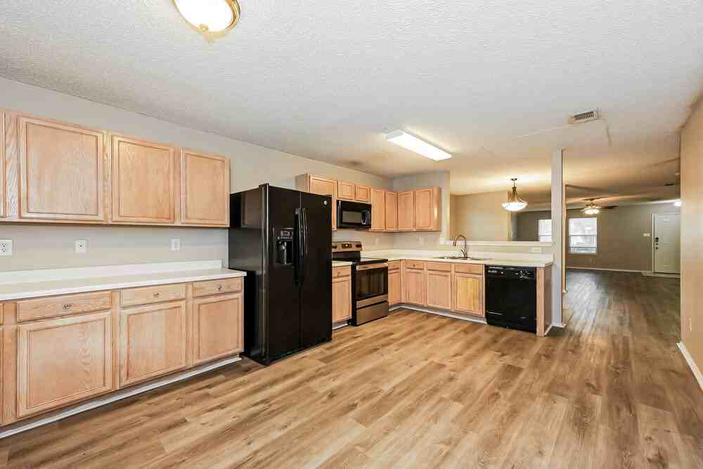 548 Magdalen Ave - Photo 7 of 16