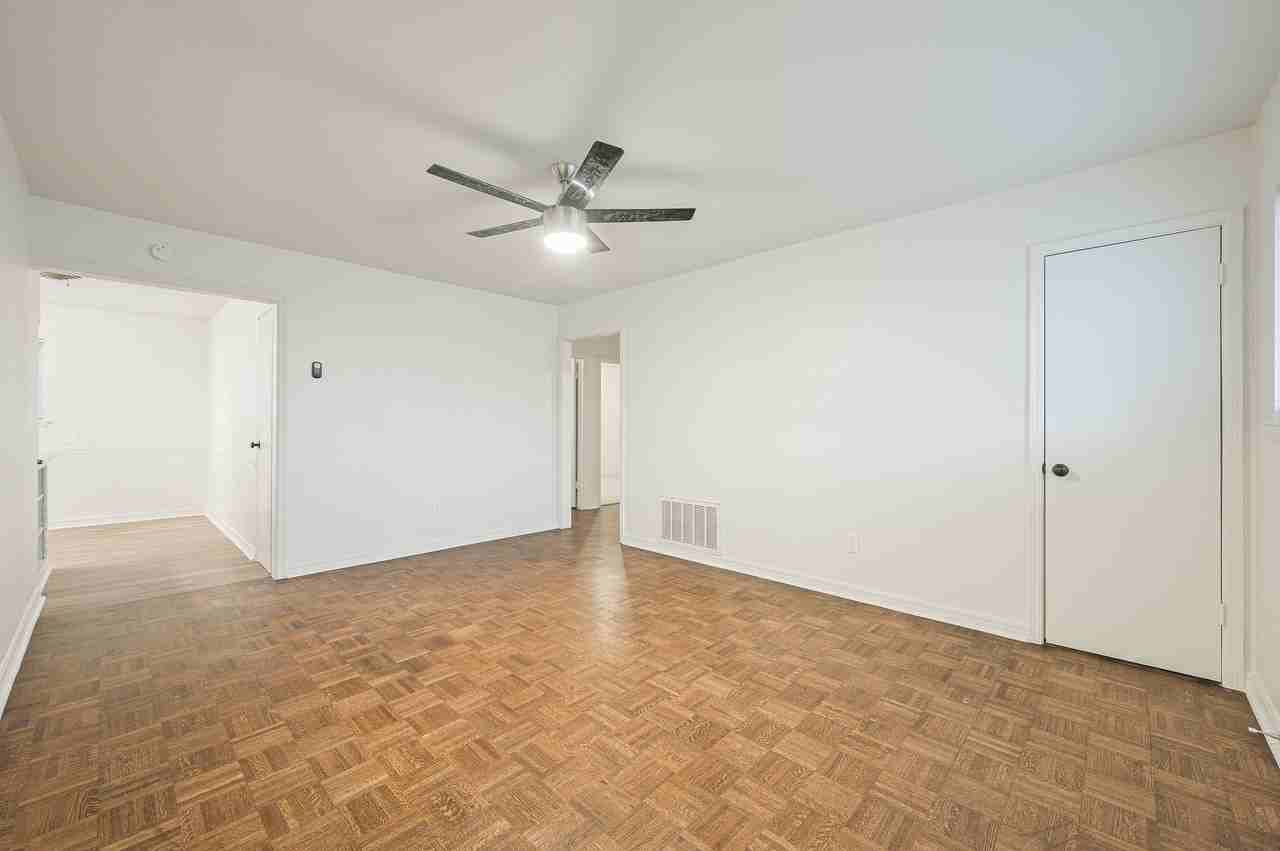 941 Ne 28th St #1 - Photo 3 of 40
