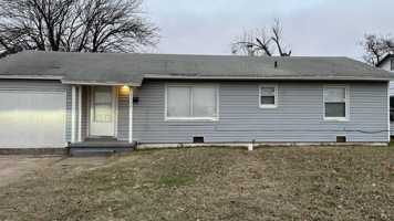 featured image of 3408 Woodside Dr #1