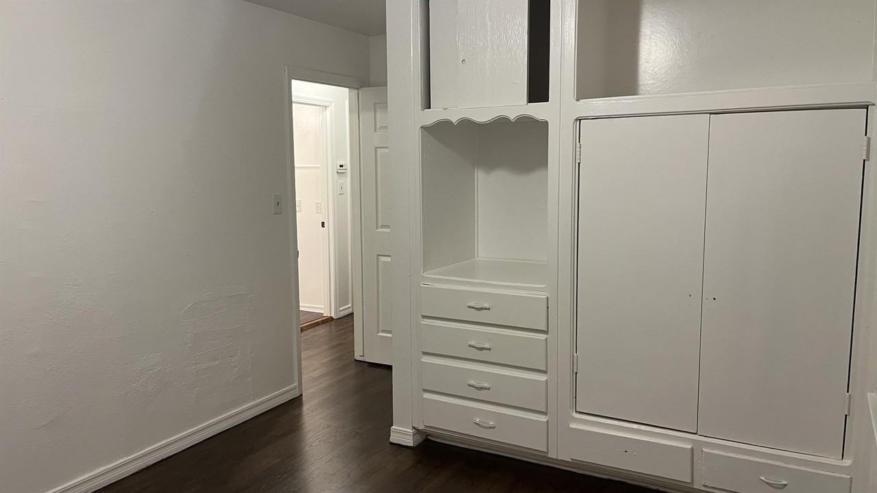3408 Woodside Dr #1 - Photo 6 of 7