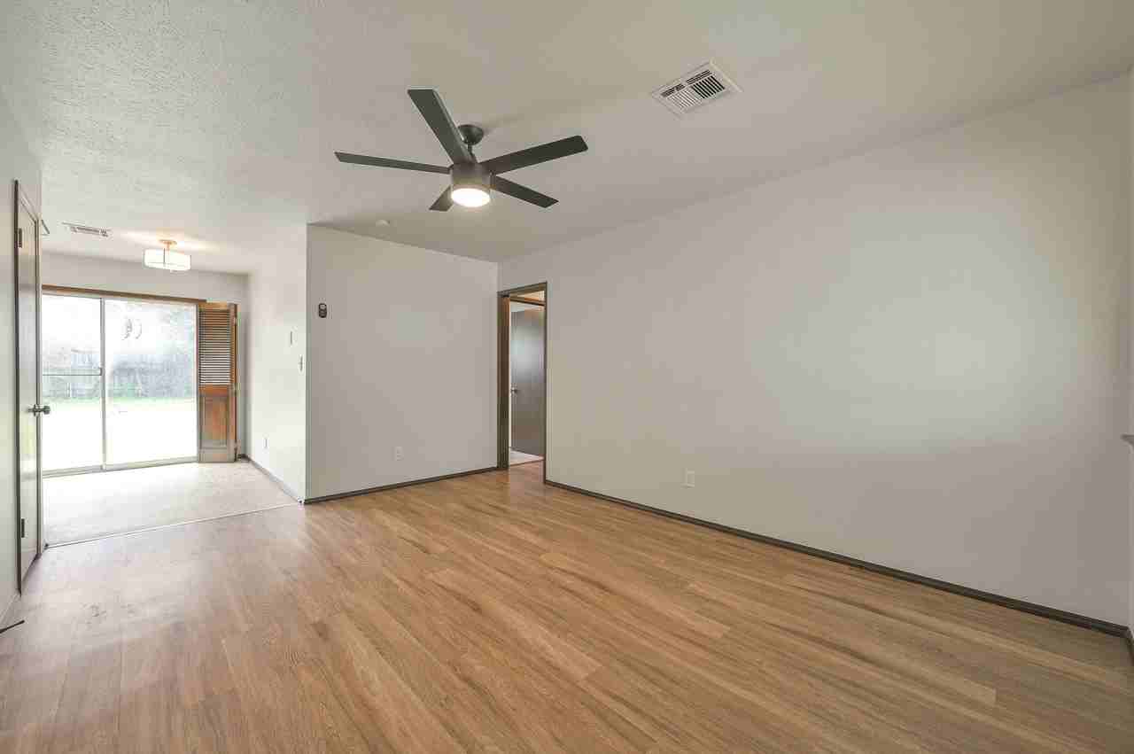 1401 Sw 60th St #1 - Photo 2 of 27