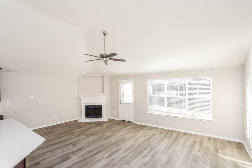 525 Skelton St - Photo 3 of 16