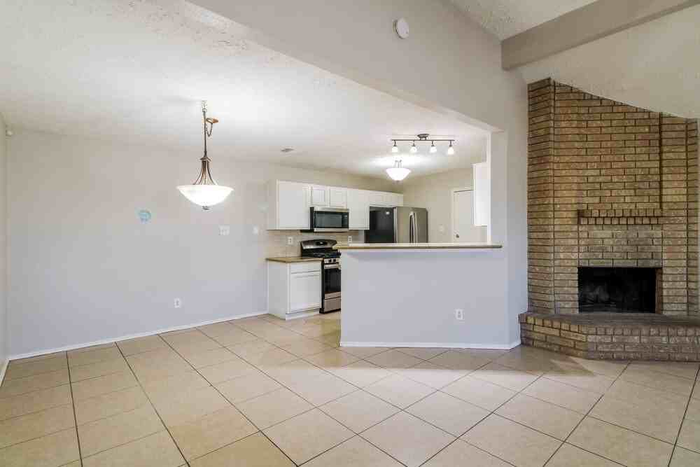 15503 Boulder Oaks Dr - Photo 7 of 16
