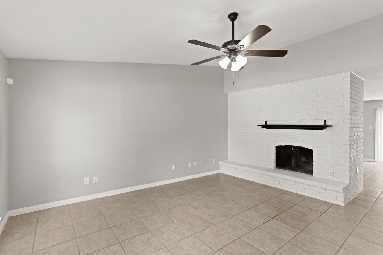 6827 Gettysburg Dr #1 - Photo 5 of 27