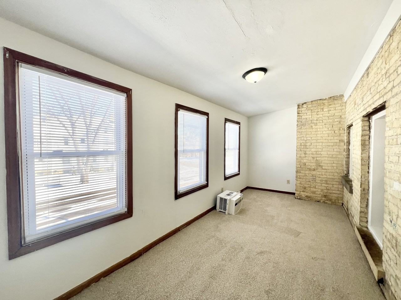 521 E Court St #3 - Photo 4 of 10