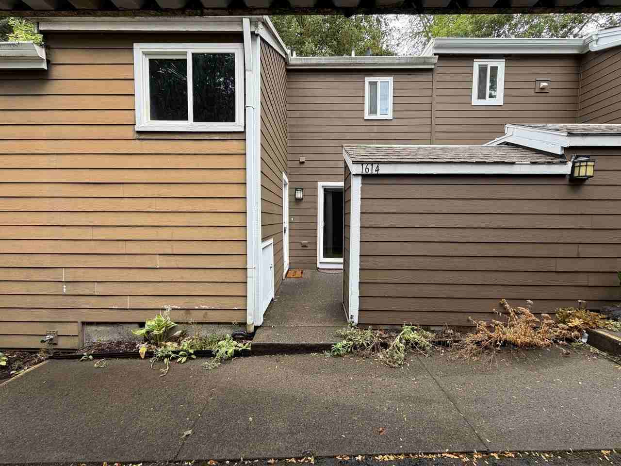 1614 Village Park Pl - Photo 2 of 38