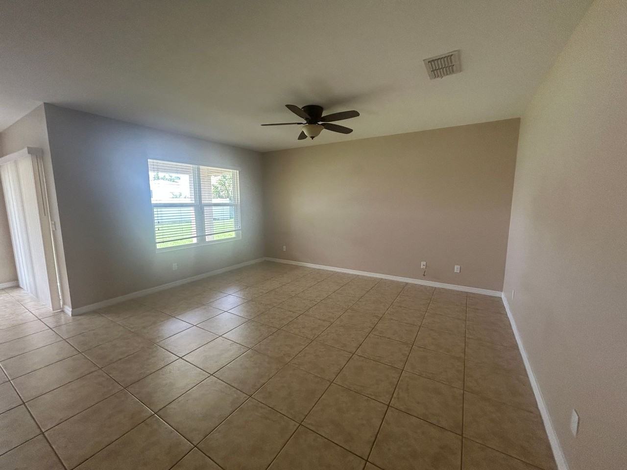 1708 Sw 1st Ave - Photo 4 of 22