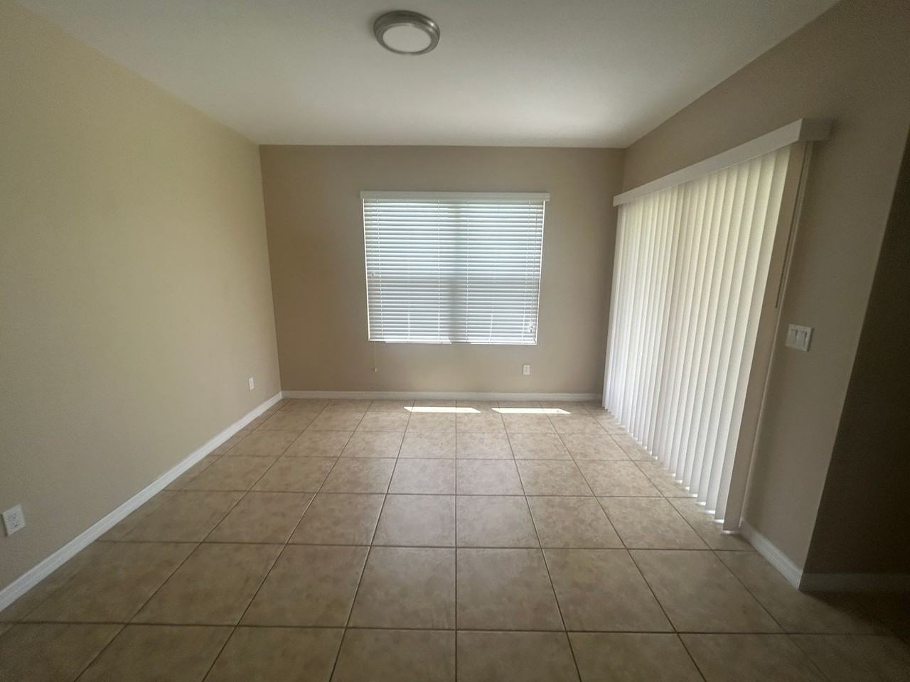 1708 Sw 1st Ave - Photo 6 of 22