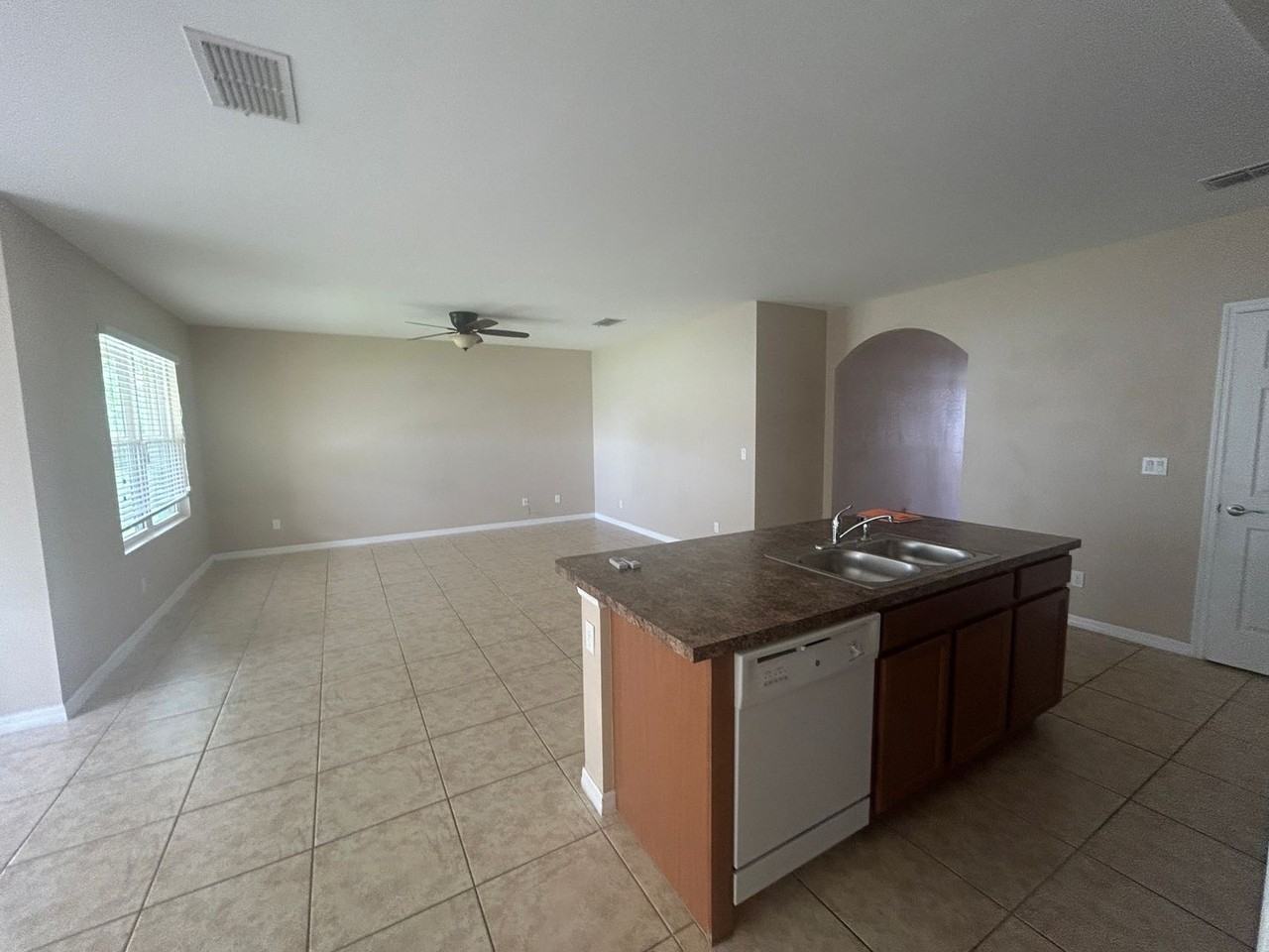 1708 Sw 1st Ave - Photo 7 of 22