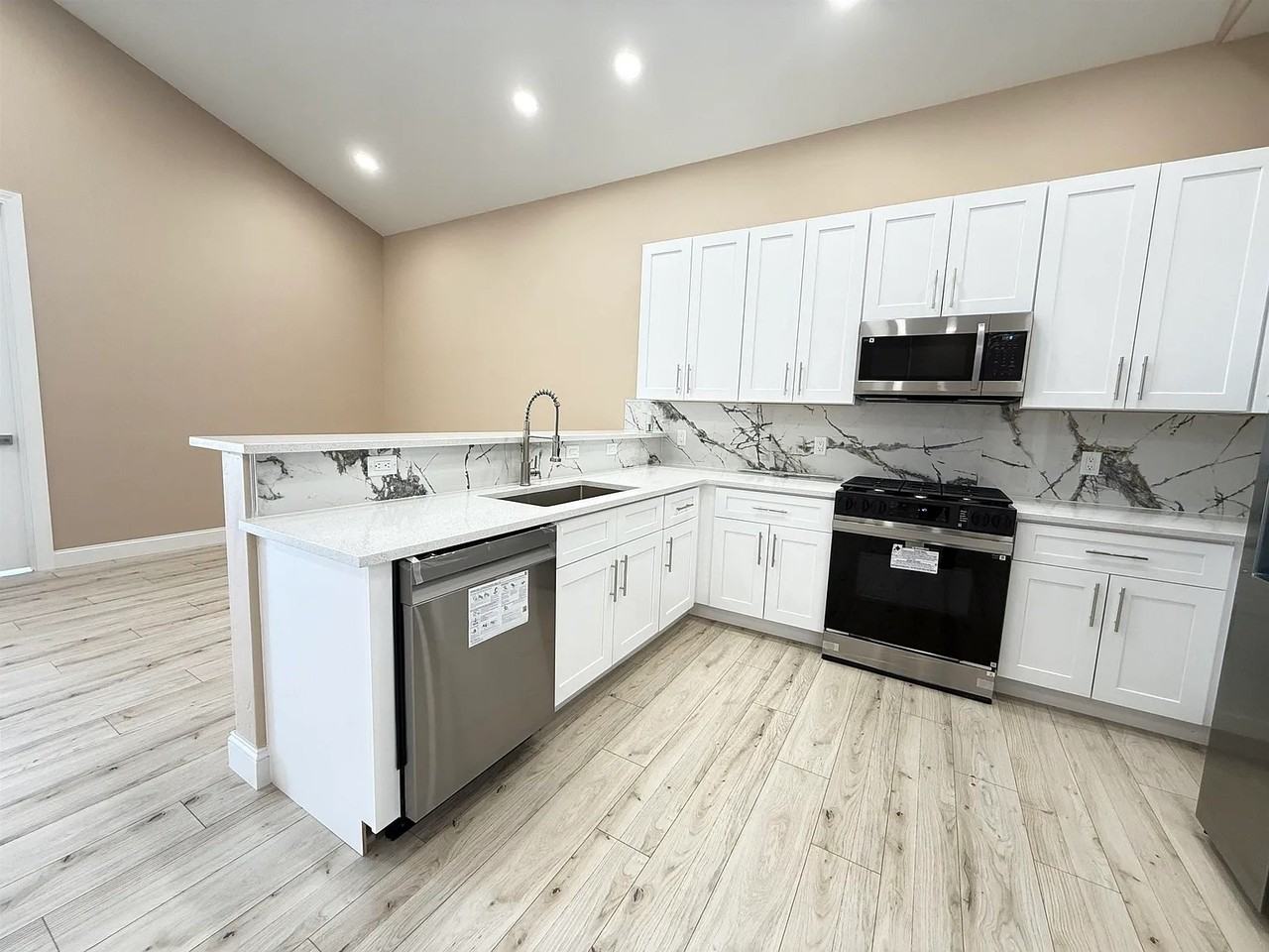 3107 W Laux Dr #1 - Photo 3 of 19