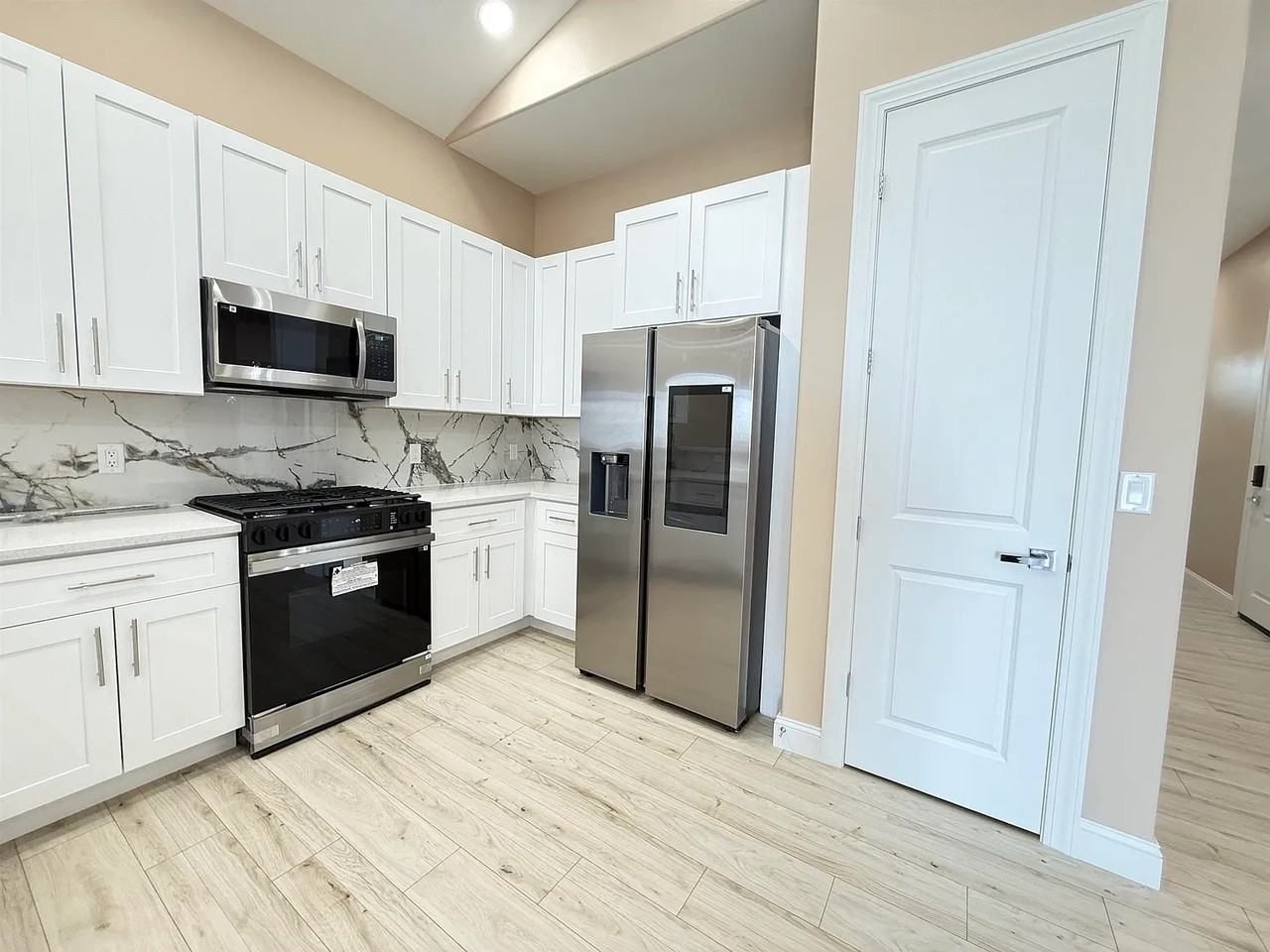 3107 W Laux Dr #1 - Photo 4 of 19