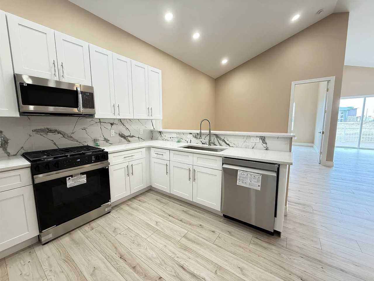 3109 W Laux Dr #1 - Photo 4 of 19