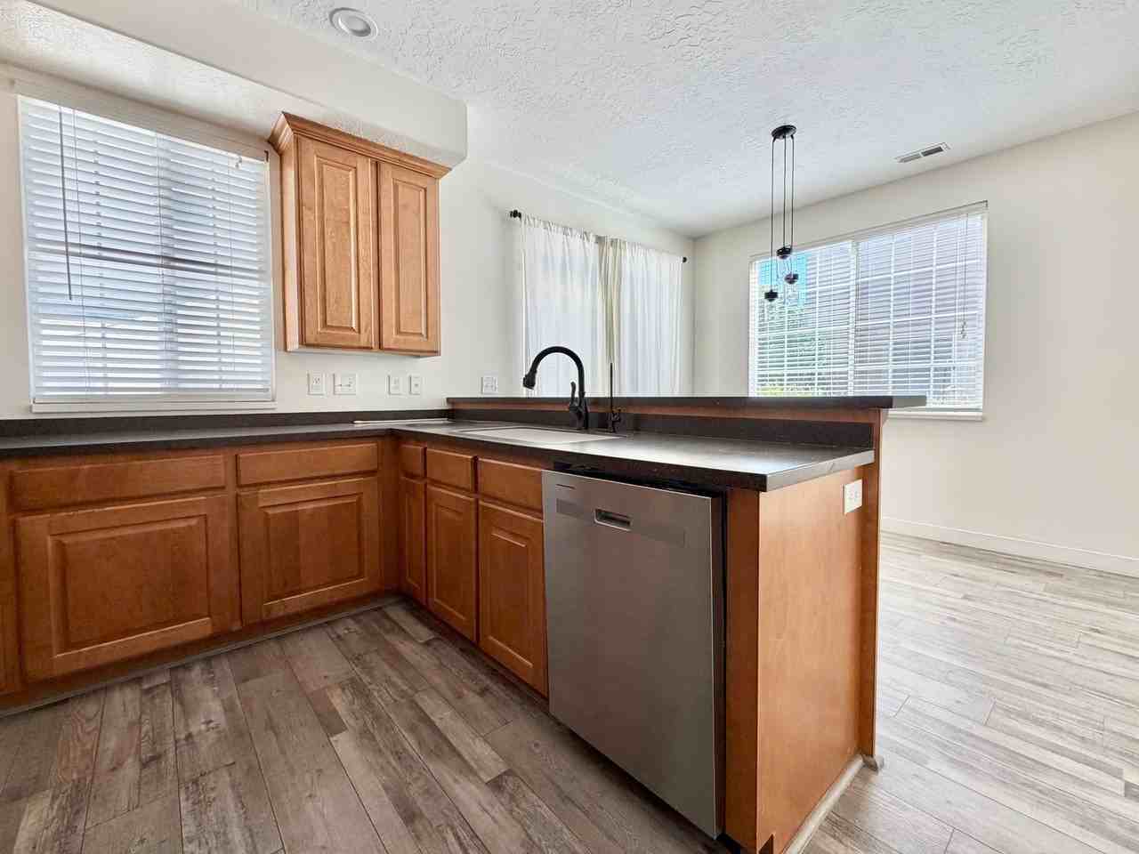 6935 S Traveler Ln - Photo 7 of 25