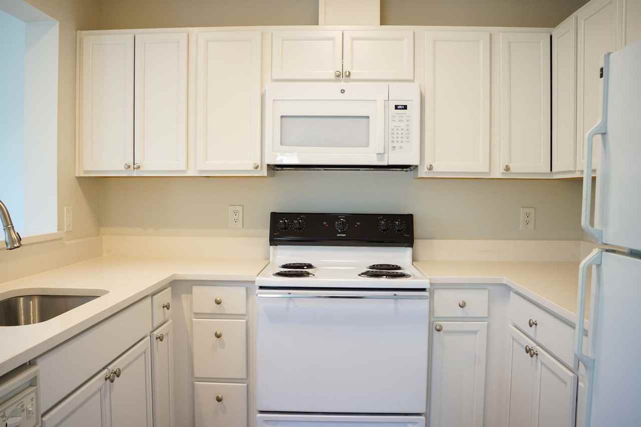 220 Sw Meade St #06 - Photo 7 of 16