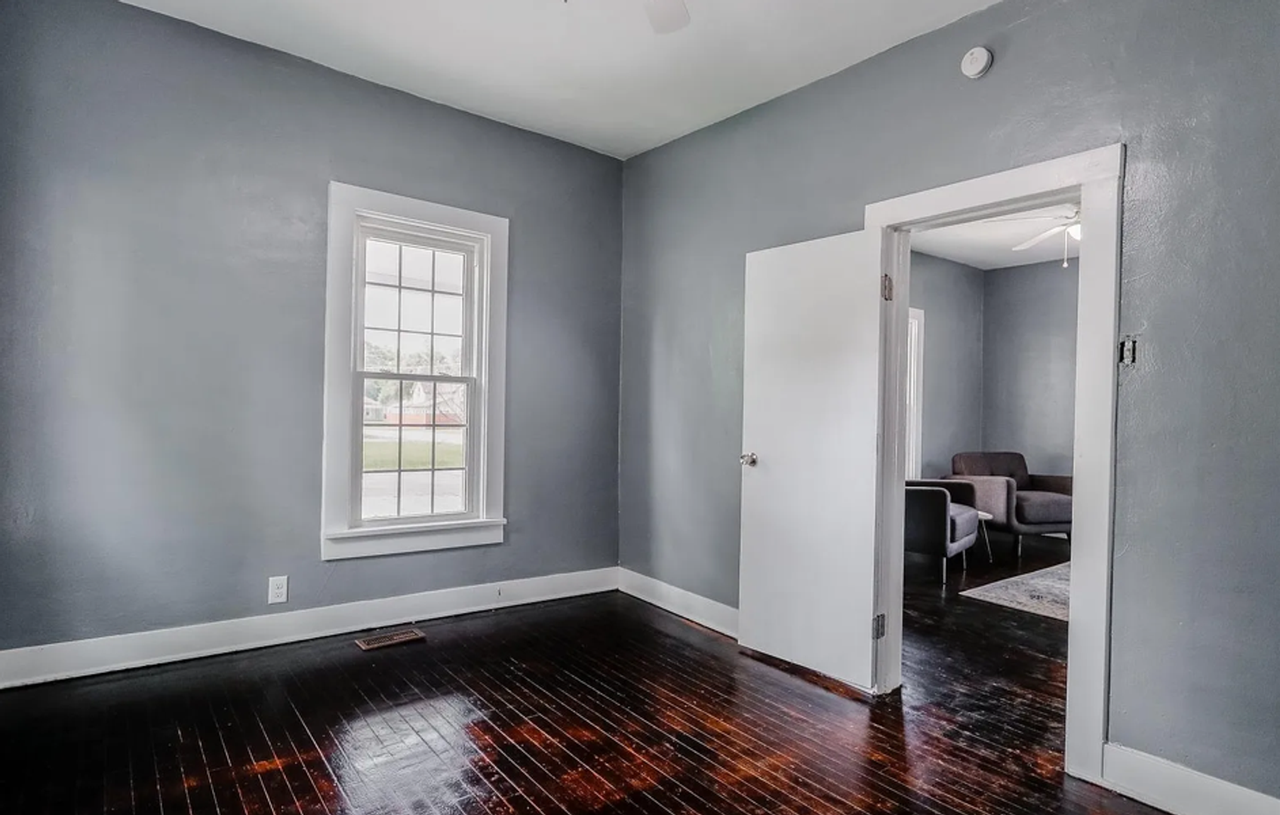 2104 Hall St - Photo 3 of 14