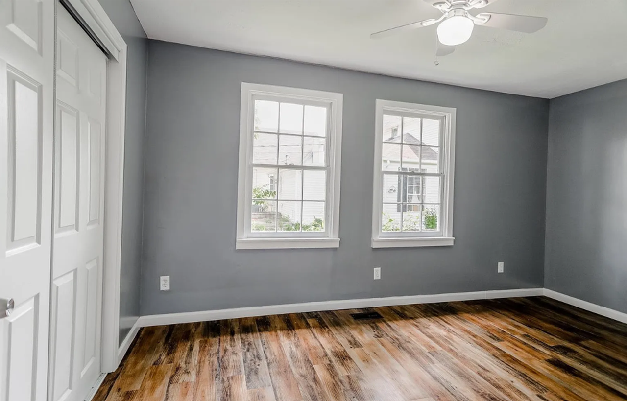 2104 Hall St - Photo 4 of 14