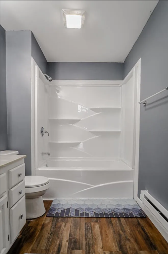 2104 Hall St - Photo 6 of 14