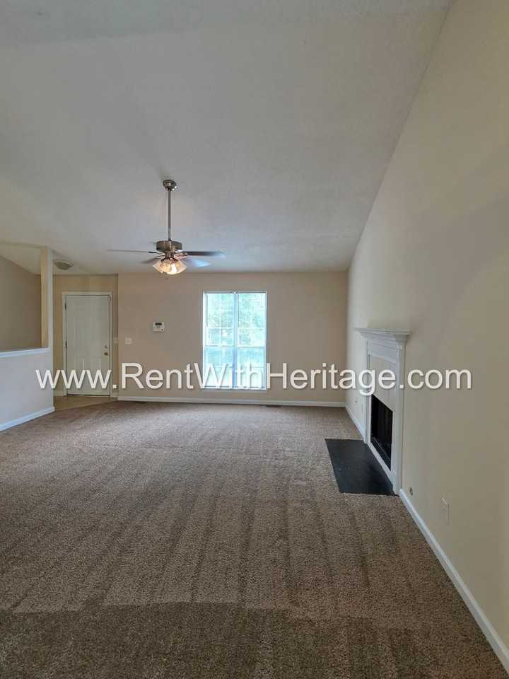 6322 Hillview Ln - Photo 7 of 46