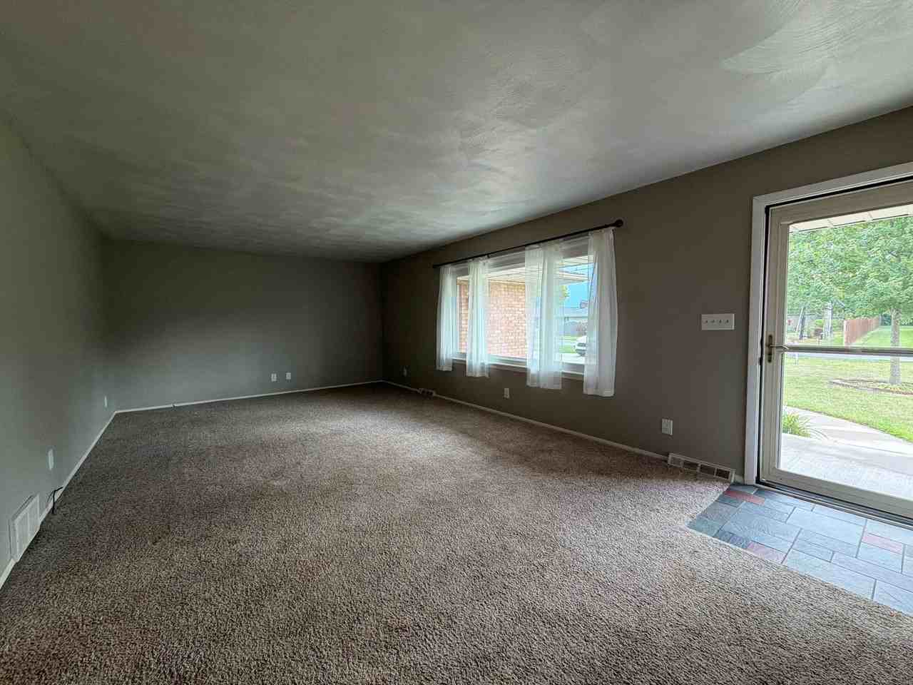 56099 River Shore Ln - Photo 2 of 25