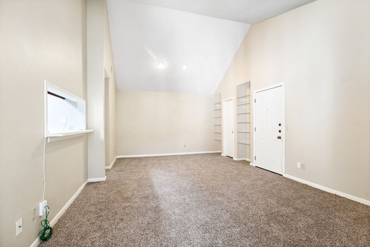 2255 Thousand Oaks Dr #504 - Photo 6 of 24