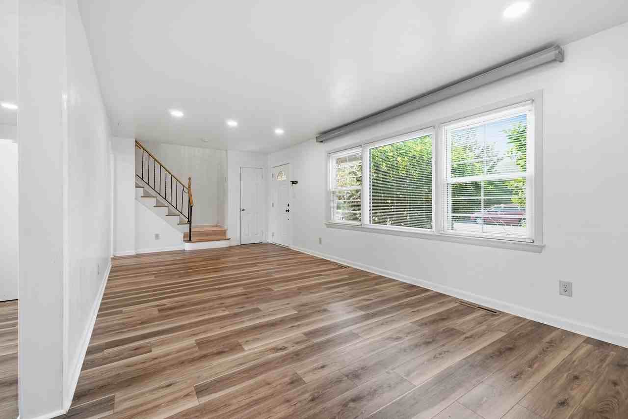 600 Breeds Hill Rd #1 - Photo 4 of 40