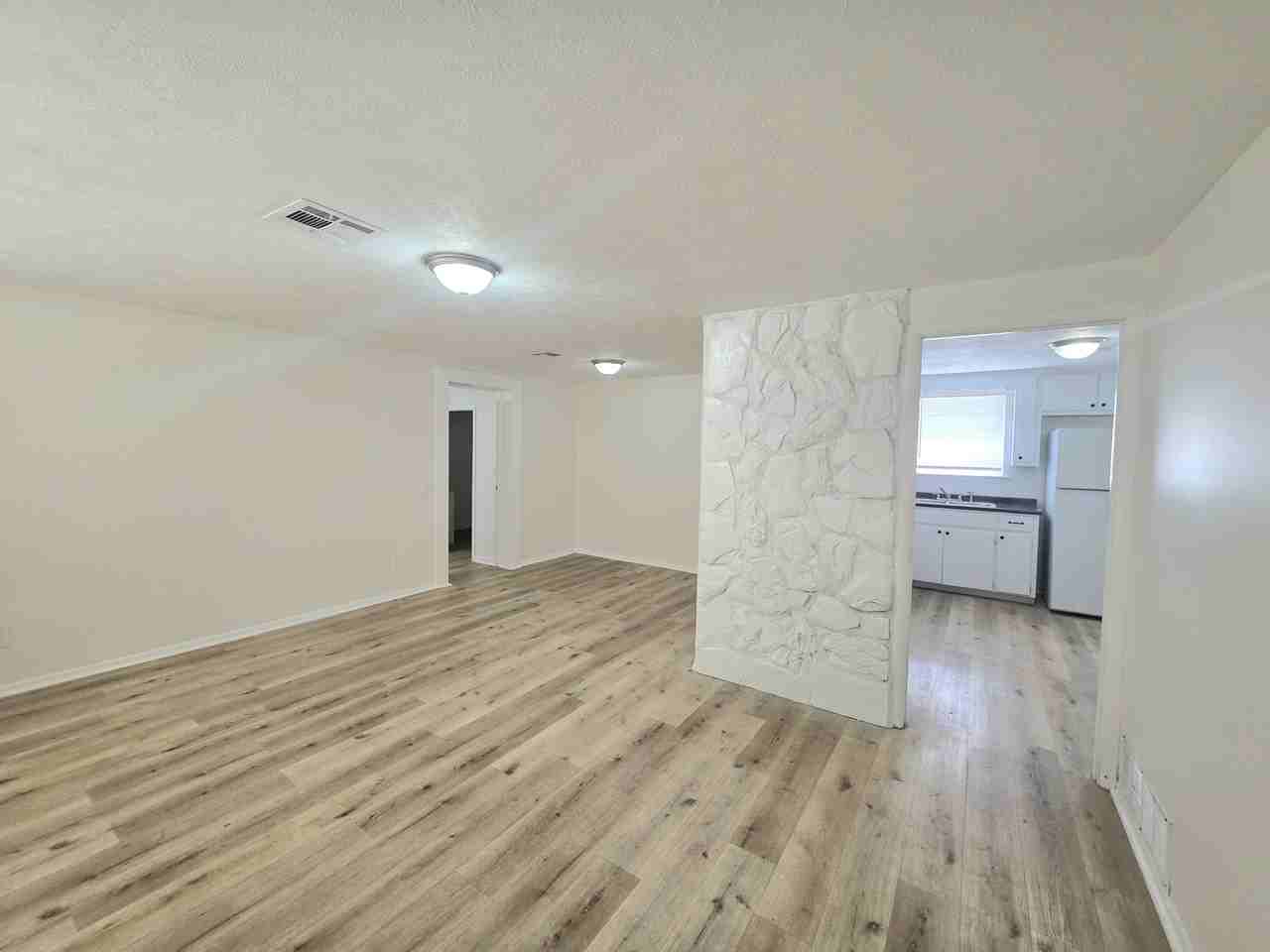 102 White Oak DrPrattville #1 - Photo 2 of 11