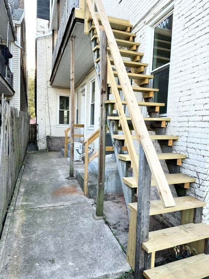 241 N Newberry St #2 - Photo 4 of 21