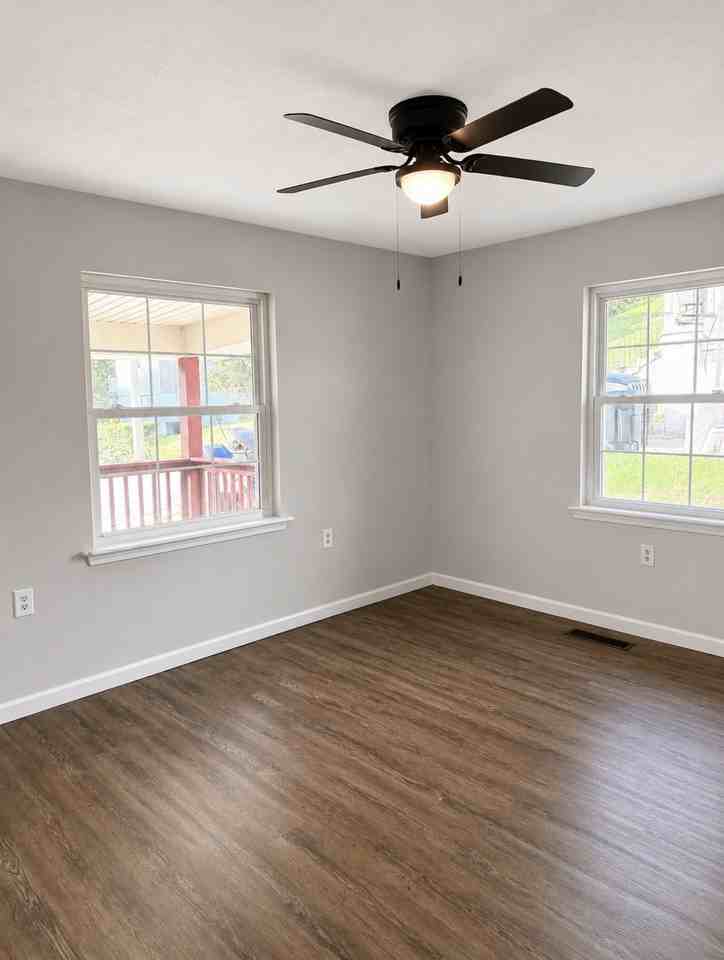 218 Glass Ave #1 - Photo 4 of 9
