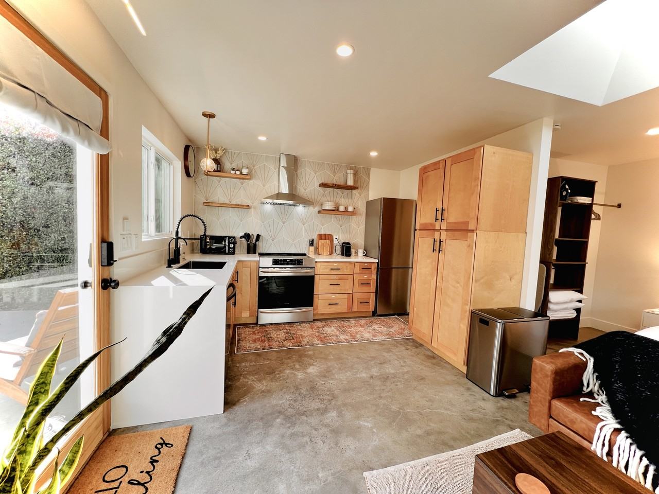 4592 Winona Ave - Photo 3 of 40