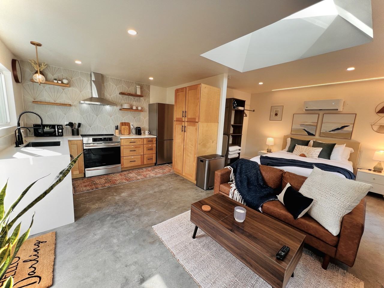 4592 Winona Ave - Photo 4 of 40