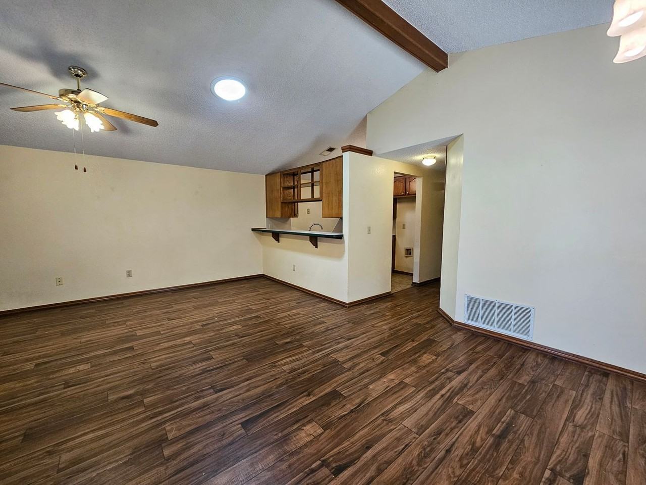 2116 Westmore Dr - Photo 2 of 15