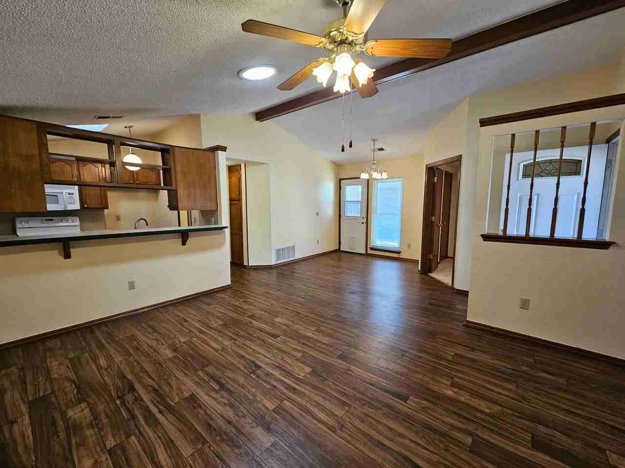 2116 Westmore Dr - Photo 4 of 15