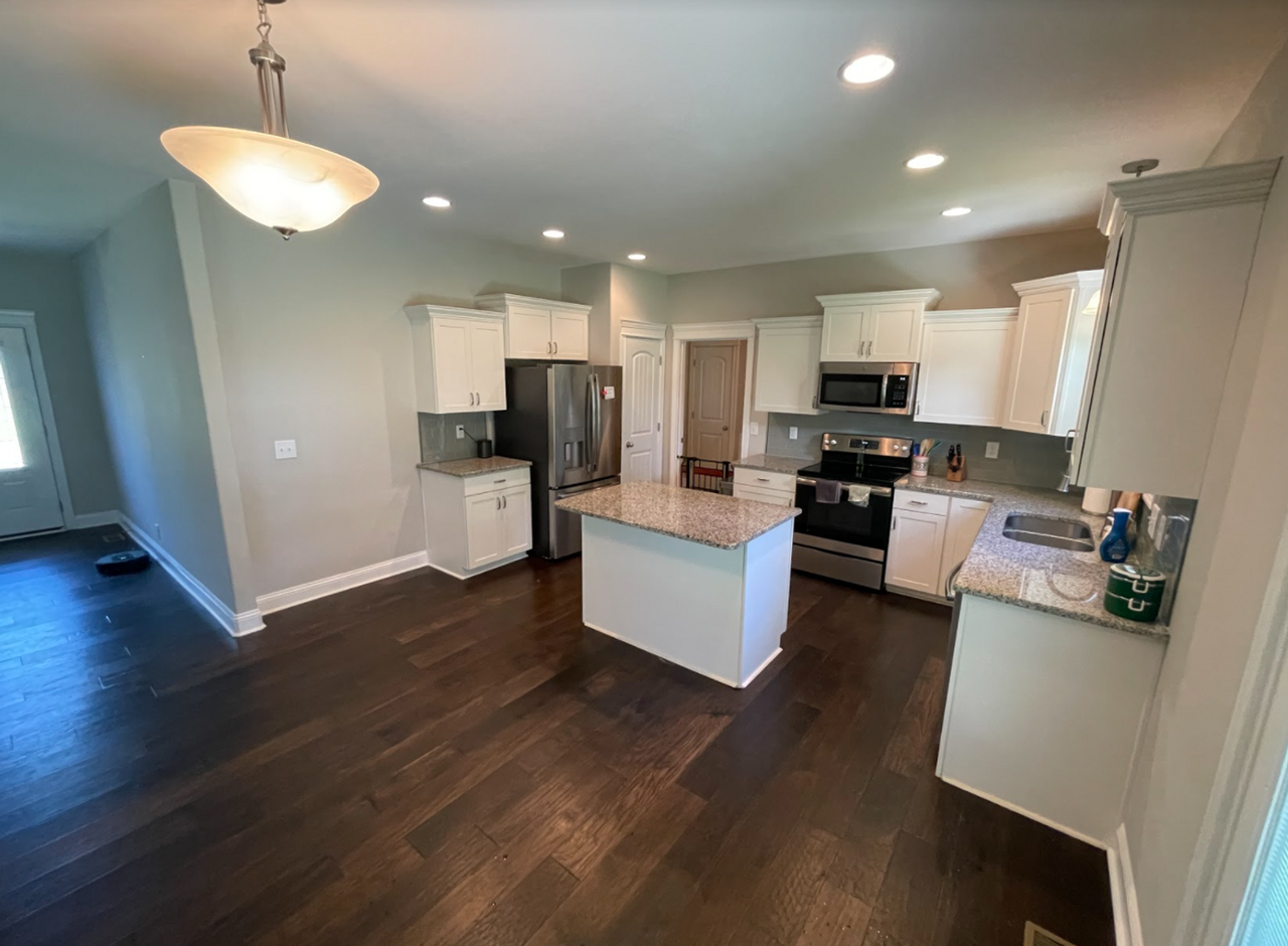 301 Hemp Ct - Photo 2 of 13